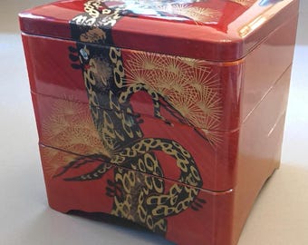 ヴィンテージの赤い漆塗りの重箱、金の松の木、日本の3段重箱 - Etsy 日本