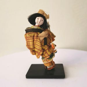 Vintage Kokeshi-pop, traditionele Japanse houten pop, Japanse houten Kokeshi-poppen vintage volkskunstdecoratie