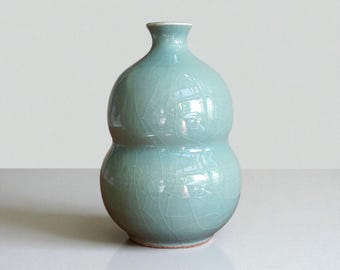 日本の青磁花瓶：ひょうたん型の陶器、ひび割れ釉 - Etsy 日本