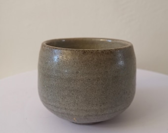 Japanese Earthenware Yunomi Teacup, Sencha Gyokuro, Gray