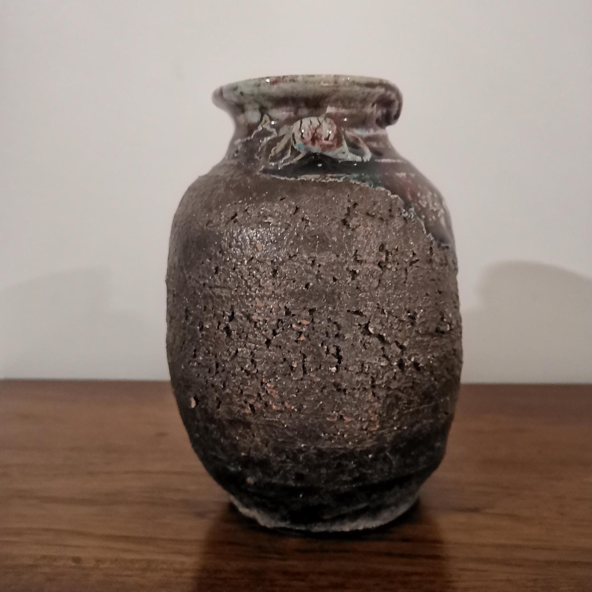 備前焼の花瓶：素朴な侘び寂びの土瓶 - Etsy 日本