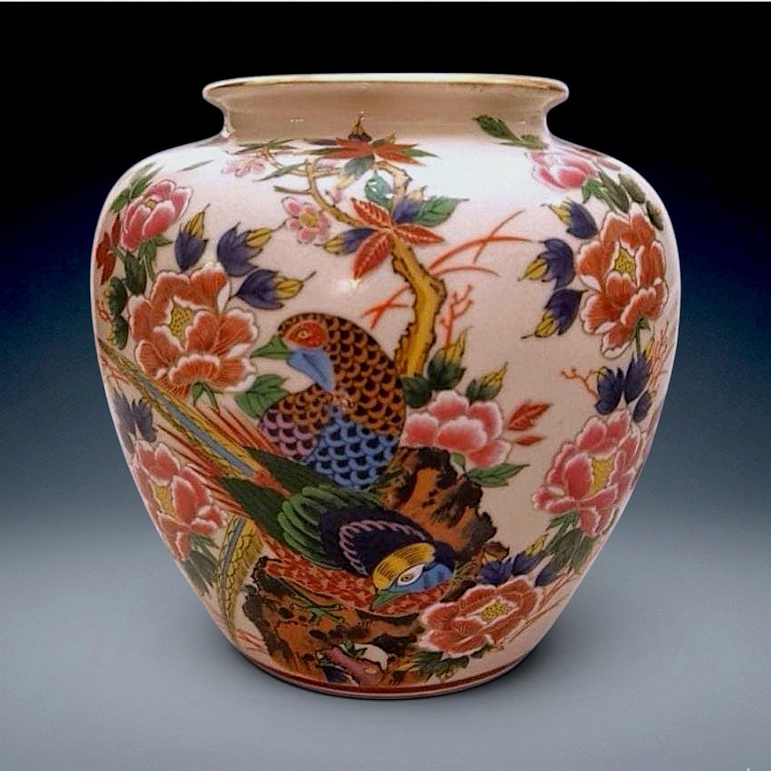 ヴィンテージの九谷焼壺、花瓶：盛上げ手描き孔雀と梅の花模様 - Etsy 日本