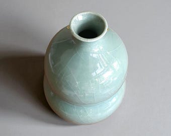 日本の青磁花瓶：ひょうたん型の陶器、ひび割れ釉 - Etsy 日本