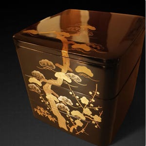 Japanese Lacquer Maki-e jubako Box, handpainted pine Gold black red Lacquer bento Box, tradition Japanese vintage, Japonisme art