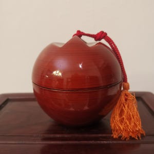 Japanese Lacquerware Box, Traditional japanese vintage lacquer box, Wajima lacquerware confectionery container, Bonbonniere Apple