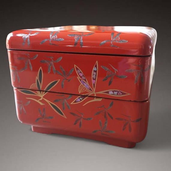 Antique Japanese Maki-e Jubako Box, Urushi Lacquer Abalone Inlay