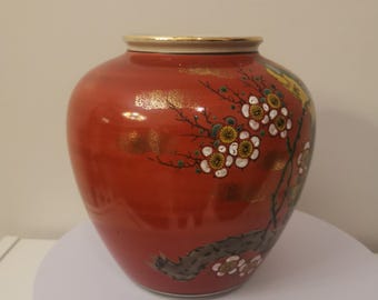 ヴィンテージの日本製壺、九谷焼の花瓶、梅の花鳥模様、手描きの日本の