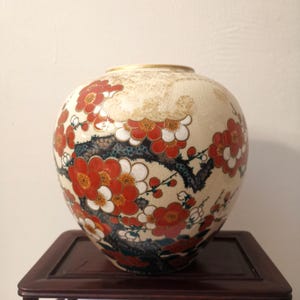 Kutani Ware Flower Vase Plum Blossom Design, Satsuma vase, Japan, edo ceramic, vintage vasel, collectible vase, hand painted, home decor,