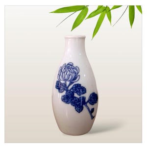 Japanese sake bottle, japanese tokkuri,  japanese vintage ceramic tokkuri, nihonshu, Landscape Painting Design Porcelain Ceramic