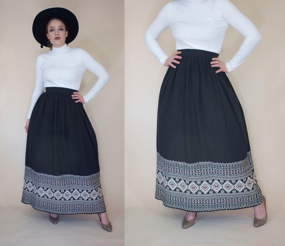 vintage late 50s black linen embroidered gathered… - image 3