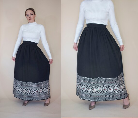 vintage late 50s black linen embroidered gathered… - image 2