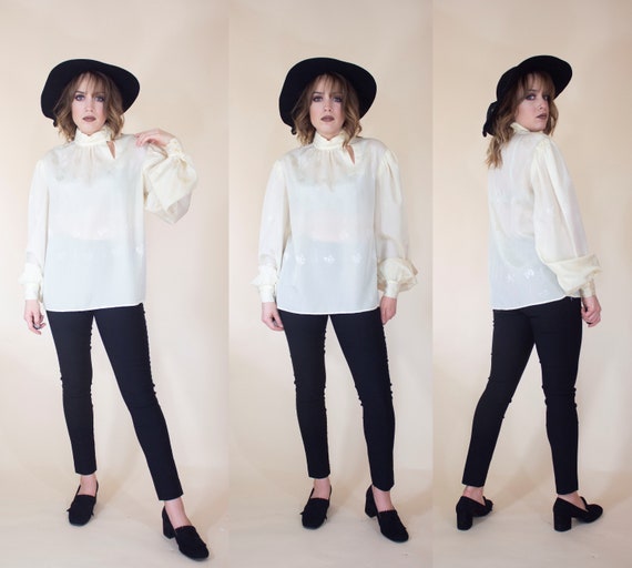 vintage 1970s bishop sleeve blouse