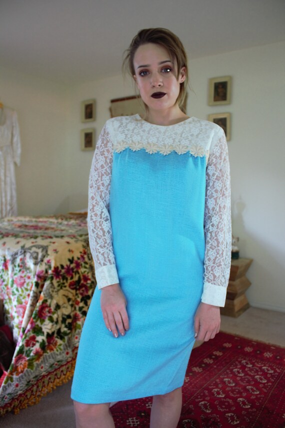 vintage 1960s blue and lace daisy dolly dress - image 5