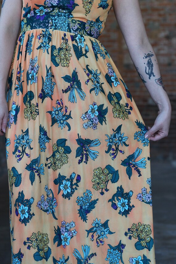 1970s orange floral sleeveless maxi dress - image 7