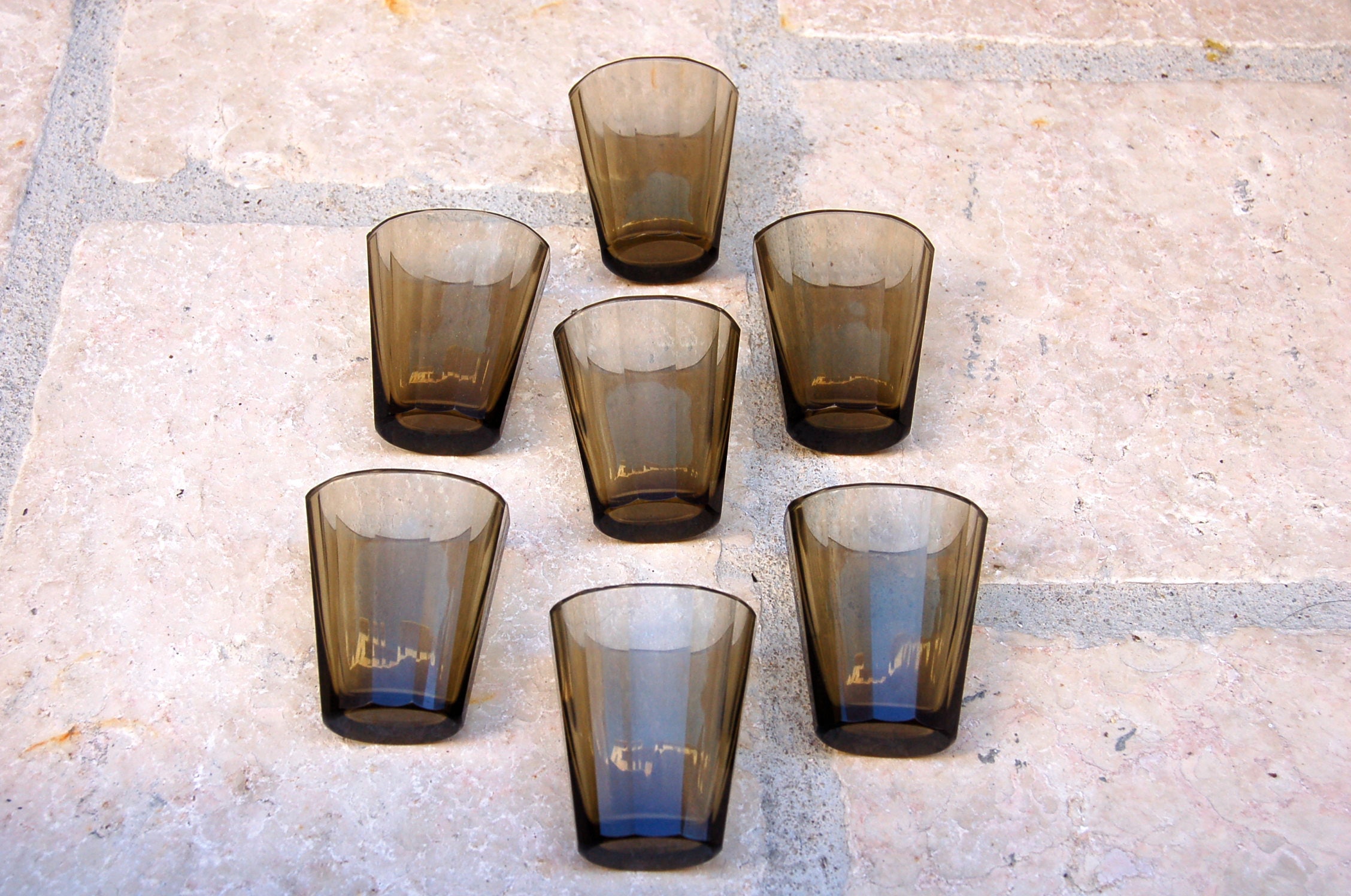 Lot de Petits Verres Fumés à Facettes