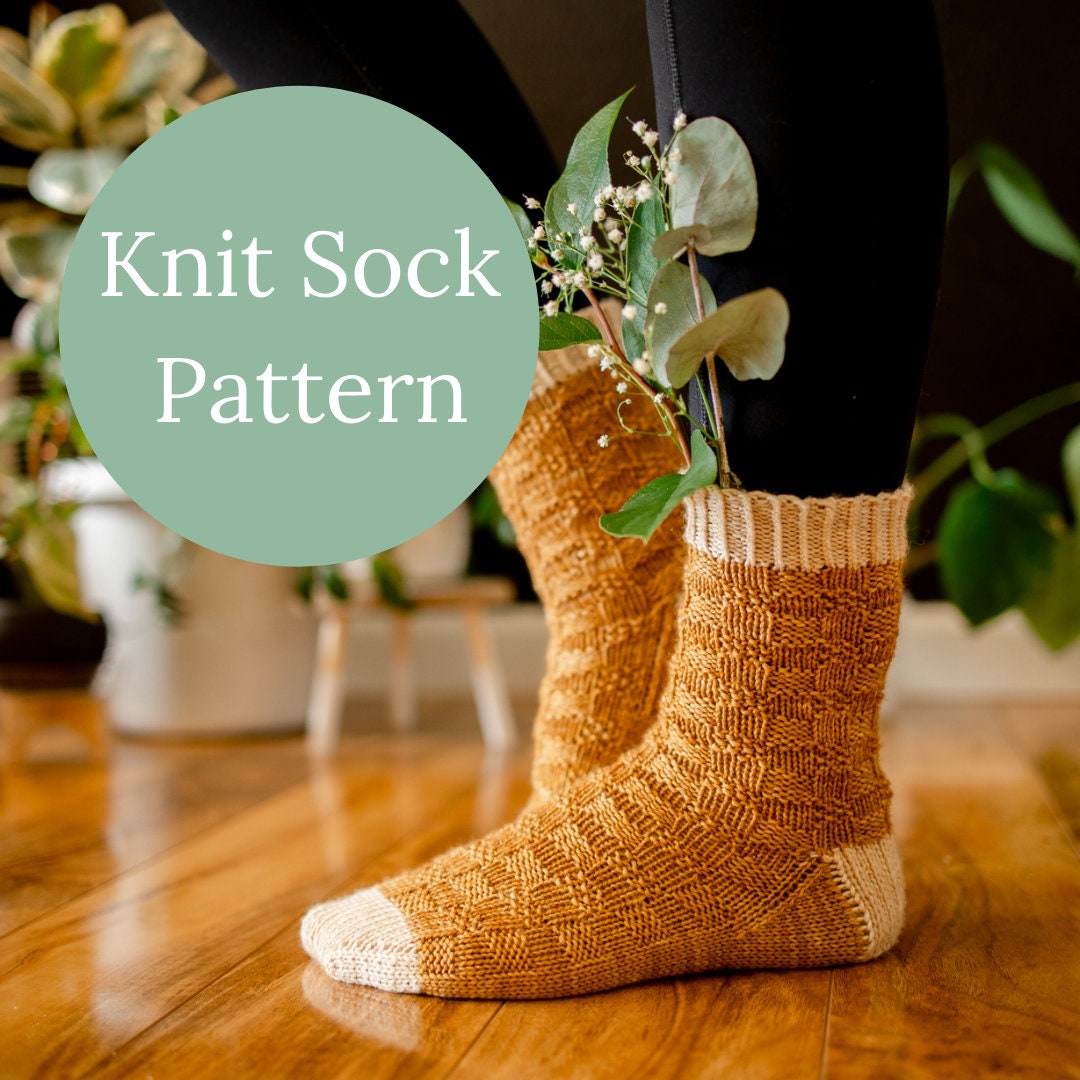 Here Come the Socks | Sock Pattern | Knit Sock Pattern | Dk Sock ...