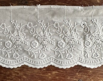 11.5cm wide Broderie Anglaise lace - Cotton and polyester blend embroidery eyelet lace trim - Edging lace trim - Off White