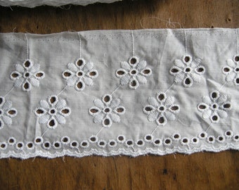 11cm wide Broderie Anglaise lace - Cotton embroidery eyelet lace trim - Edging lace trim - Off White