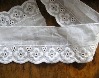 2,5 mètres / Garniture en dentelle de coton / Garniture d'œillets brodés en coton blanc, bordure en dentelle