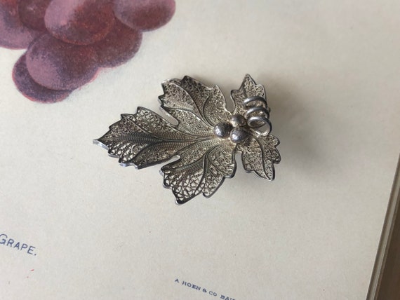 Vintage Sterling Silver Filigree Grape Leaf Brooc… - image 5