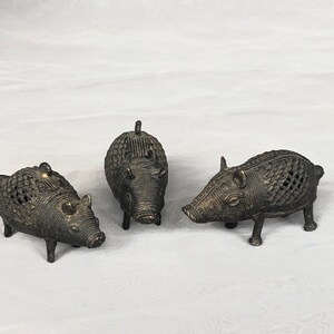 Antique Bronze Dhokra Pig Boar Figurines, India Lost Wax Method Miniature Animal Sculpture Figures image 3