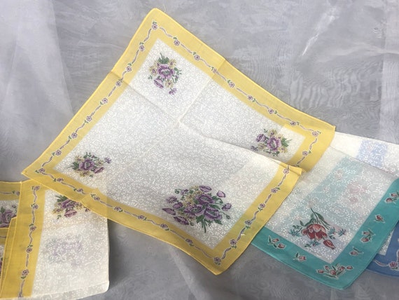 Vintage Floral Handkerchief Set of 4, Hankies for… - image 5