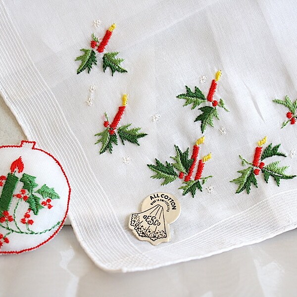 Christmas Handkerchief - Vintage Embroidered Handkerchief - Ladies Vintage Cotton Hankie - Christmas Wedding Hankie - Christmas Gift For Her