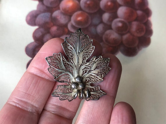 Vintage Sterling Silver Filigree Grape Leaf Brooc… - image 10
