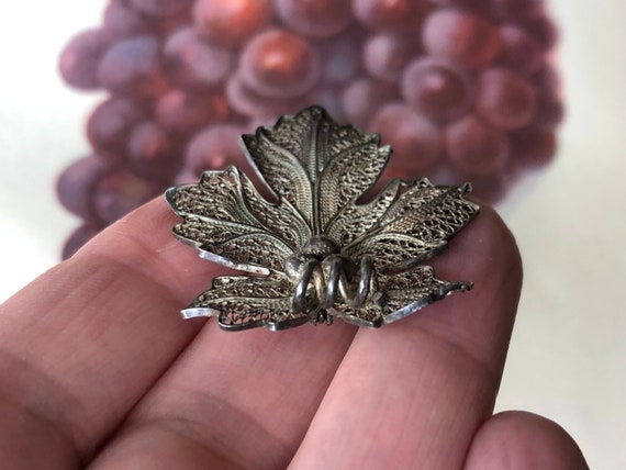 Vintage Sterling Silver Filigree Grape Leaf Brooc… - image 8