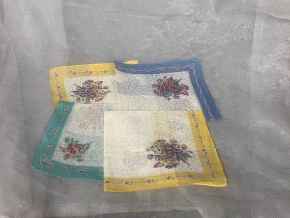 Vintage Floral Handkerchief Set of 4, Hankies for… - image 1