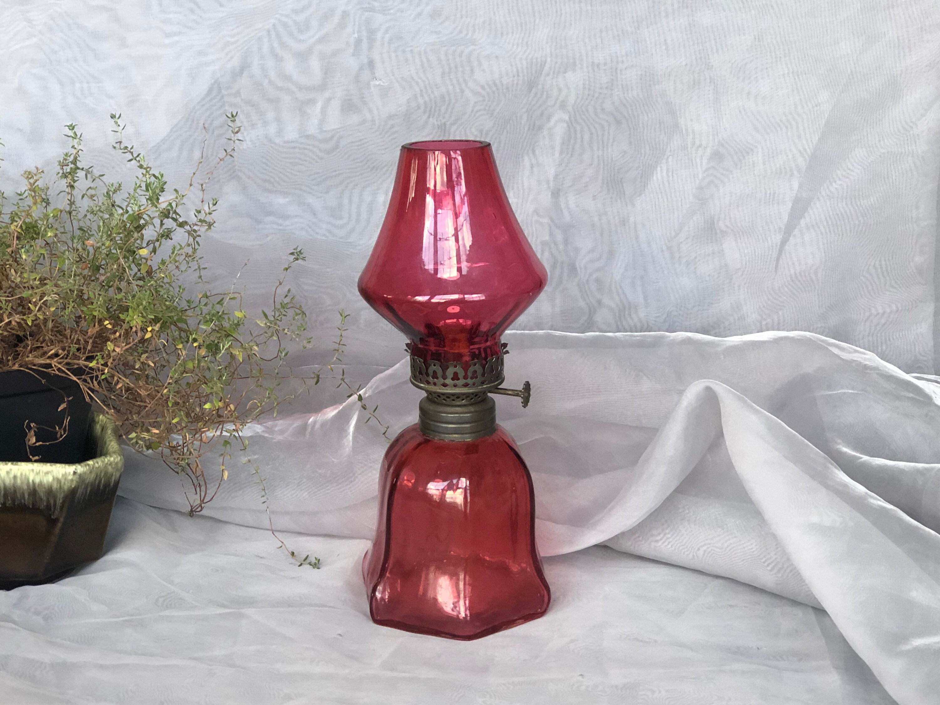 Cranberry oil lamp deals