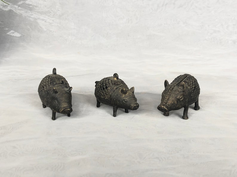 Antique Bronze Dhokra Pig Boar Figurines, India Lost Wax Method Miniature Animal Sculpture Figures image 1