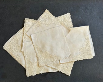 Vintage Linen Dinner Napkin Set of 6 with Lace Detail