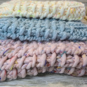 Handgemachter Schal aus Wolle, gestrickter Loopschal, gestrickter Schal, Geschenk für sie, Winteraccessoires, gestrickter Schal