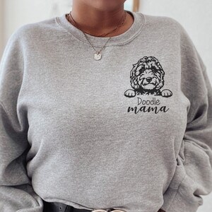 Garabato dorado, regalo de mamá garabato, sudadera de mamá perro, regalos de garabato dorado, camisa de mamá perro, sudadera de mujer