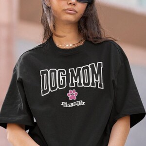 Maman de chien, chemise de maman de chien, chemise faite sur commande de chien, cadeau de maman de chien, cadeau d&#39;amant de chien, cadeaux pour elle, sweat-shirt de maman de chien, cadeau de Noël, fête des mères