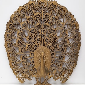 Decoración de pared 3D de gran pavo real dorado estilo Hollywood Regency de mediados de siglo de la década de 1960, Burwood