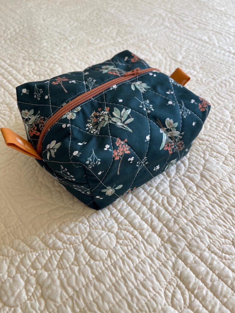 MountainBottomQuilts Juniper Makeup Bag - Thumbnail 2
