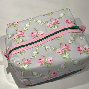 Green/Pink Floral Makeup/Cosmetic Bag