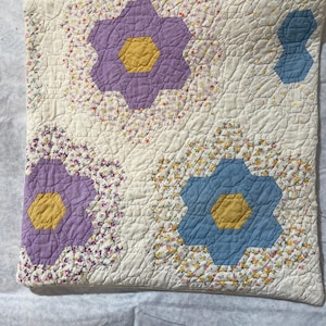 Housse de coussin fleurie vintage pour grand-mère