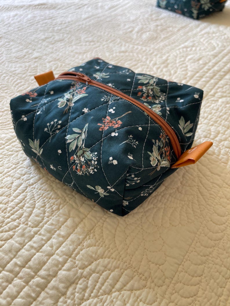 MountainBottomQuilts Juniper Makeup Bag - Thumbnail 3