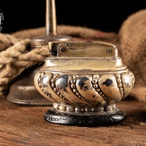 Vintage Ronson Queen Anne Table Top Lighter