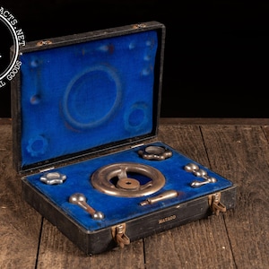 Vintage MATACO Knobs and Fixtures Salesman Sample Case
