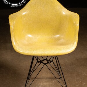 Mid-Century Eames-Herman Miller DAR Fiberglass Chair image 3