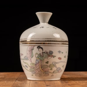 Qing Dynasty Yangcai Chupu (Lidded Bowl); Stamped and Signed