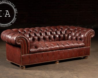 Tufted Leather Chesterfield Sofa in Burgundy