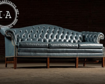 Vintage Tufted Leather Chesterfield Sofa in Blue