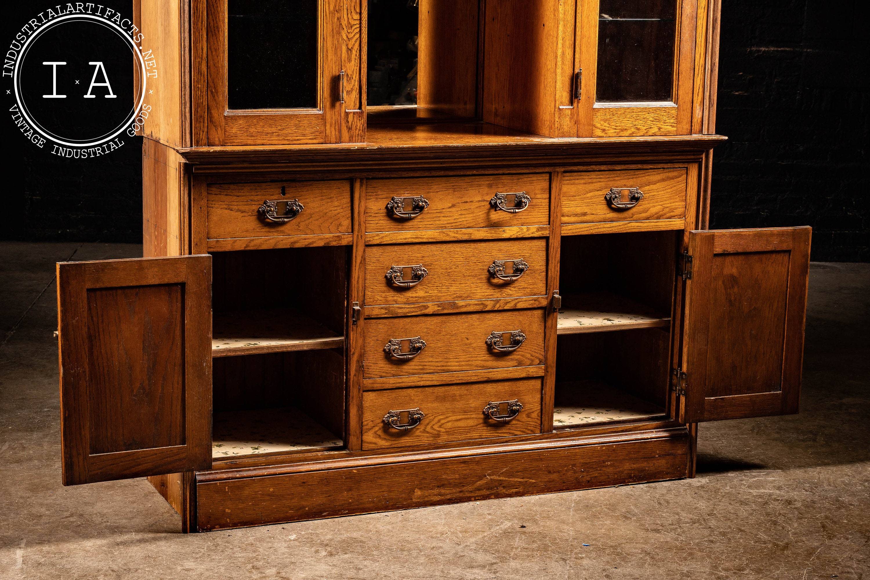 Lighted hutch cabinet online