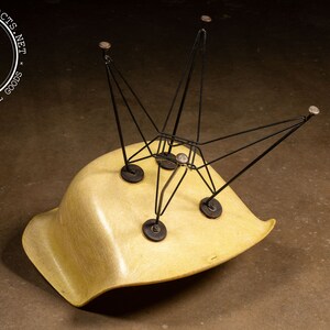 Mid-Century Eames-Herman Miller DAR Fiberglass Chair image 7