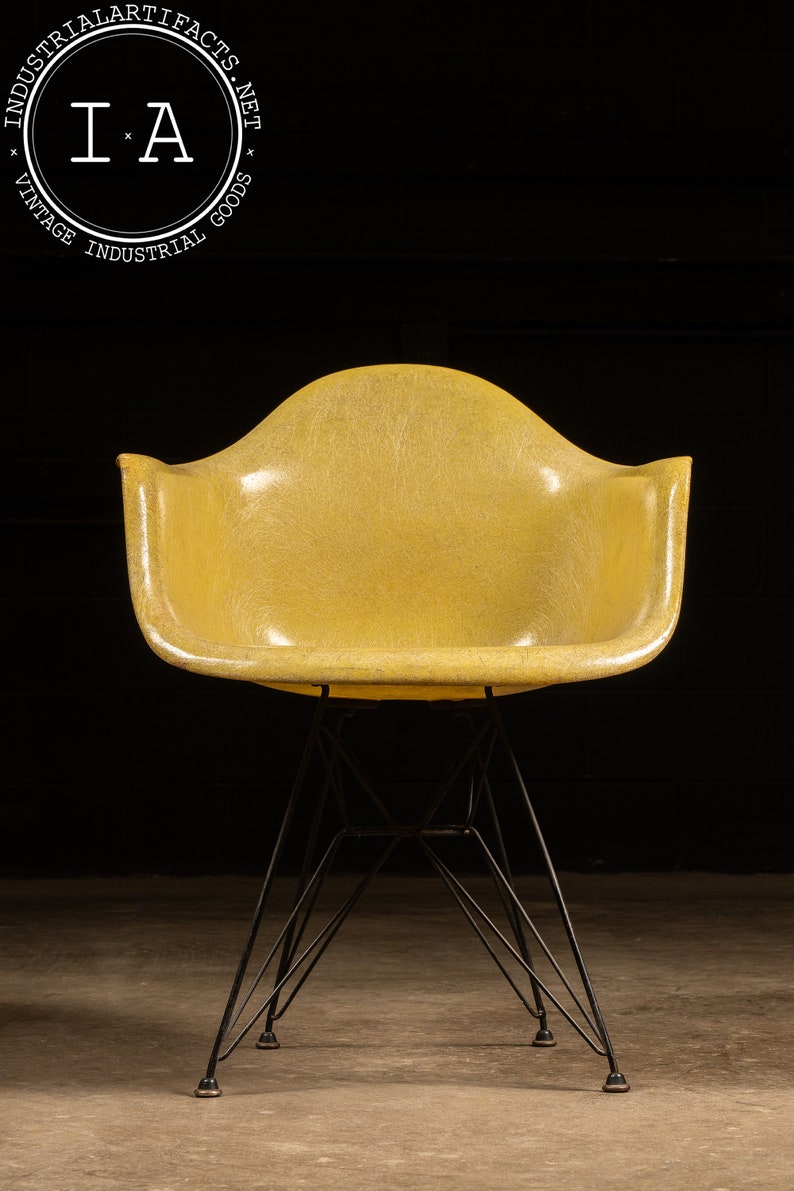 Mid-Century Eames-Herman Miller DAR Fiberglass Chair image 1